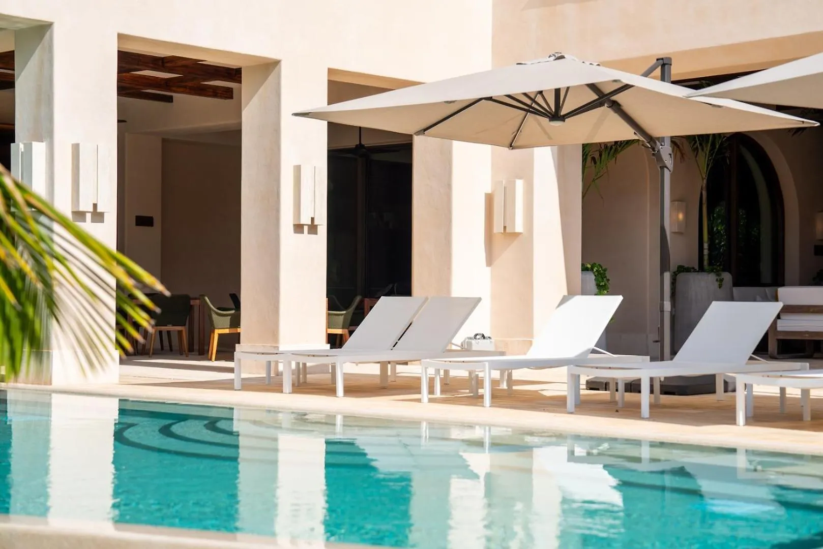 4Br Luxury Beachfront Apt W/ Heated Pool Isla Mujeres