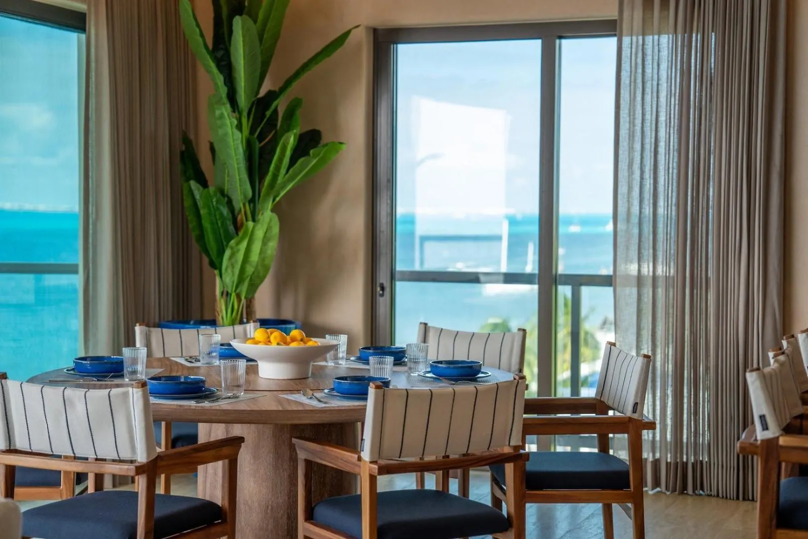 Apartamento 4Br Luxury Beachfront Apt W/ Heated Pool Isla Mujeres México