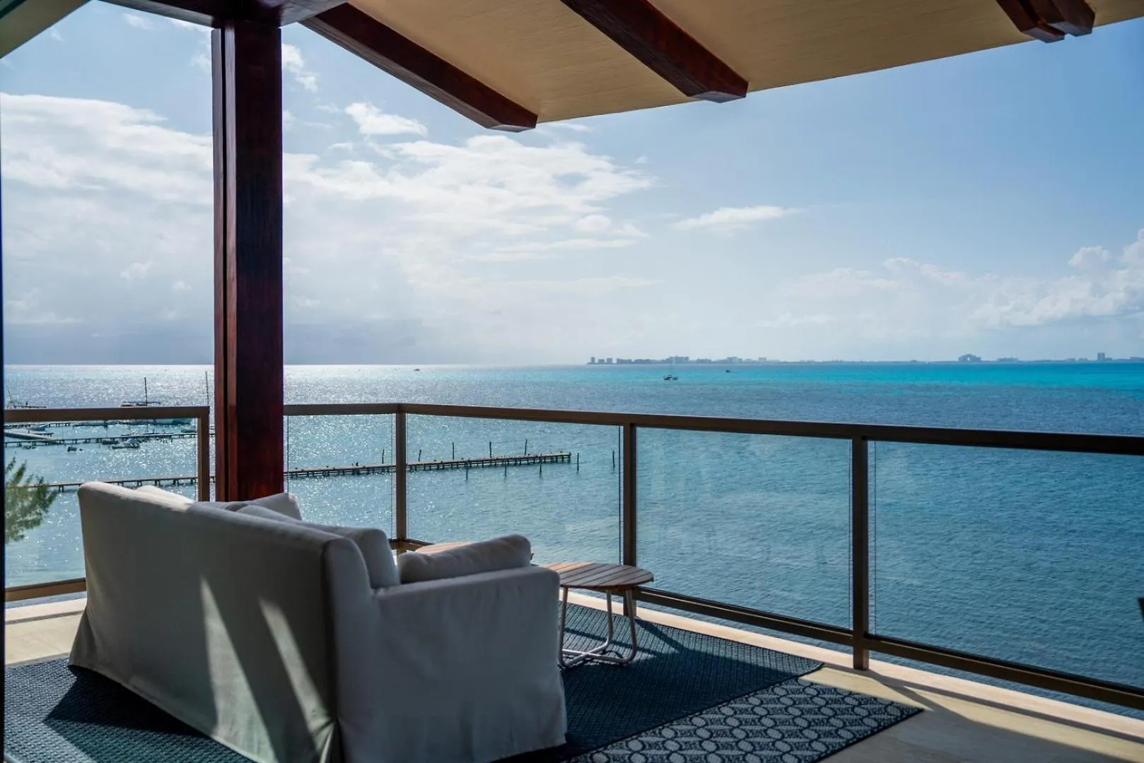 4Br Luxury Beachfront Apt W/ Heated Pool Isla Mujeres